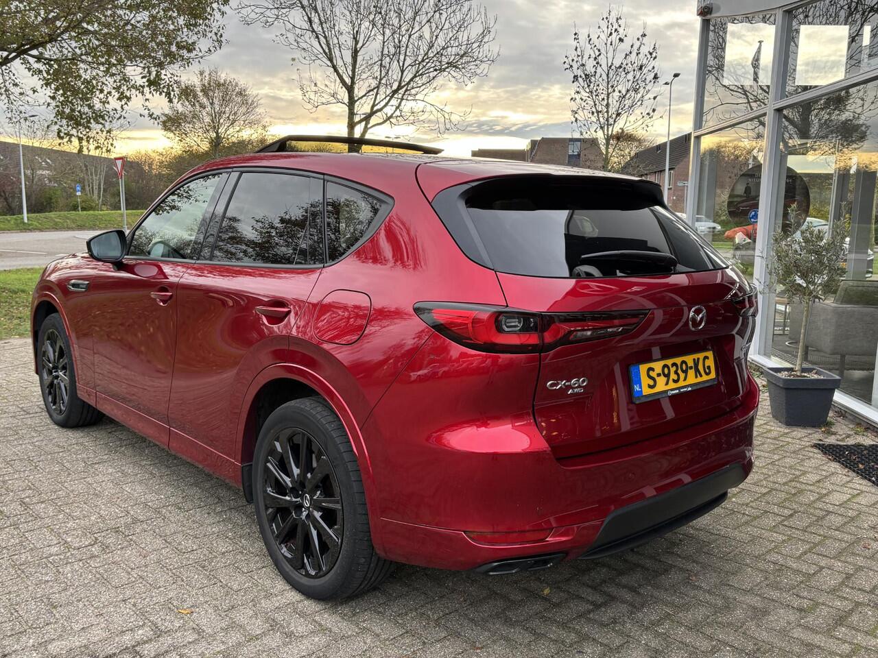 Mazda CX-60 2.5 e-SkyActiv PHEV Homura NL-Auto, 1e Eig. Dealer Ondh., Pano.Dak., Navigatie, Apple Carplay/ Android Auto, Trekhaak, Electr. A.Klep, Cruise Controle, Leer, Stoel verw.