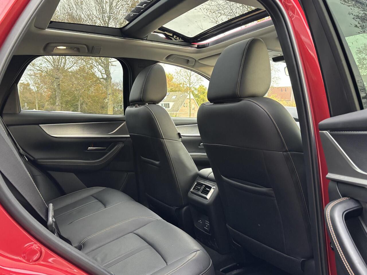 Mazda CX-60 2.5 e-SkyActiv PHEV Homura NL-Auto, 1e Eig. Dealer Ondh., Pano.Dak., Navigatie, Apple Carplay/ Android Auto, Trekhaak, Electr. A.Klep, Cruise Controle, Leer, Stoel verw.