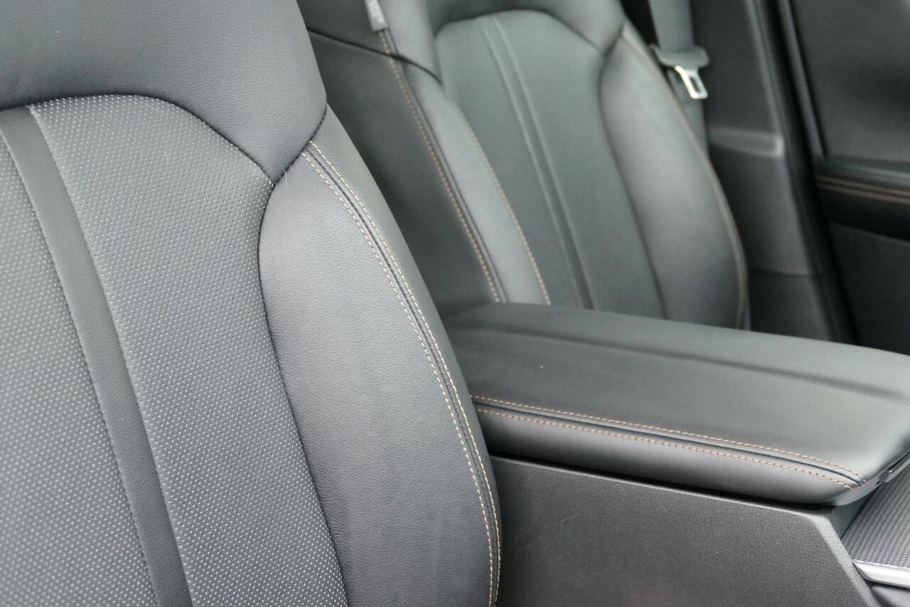 Mazda CX-60 2.5 e-SkyActiv PHEV Homura | Trekhaak | Stoelverwarming | Climate control | Rijklaarprijs |