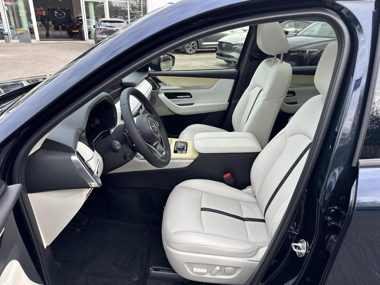 Mazda CX-60 2.5 e-SkyActiv PHEV Takumi Plus | Model 2025 | Panoramadak | Direct leverbaar |