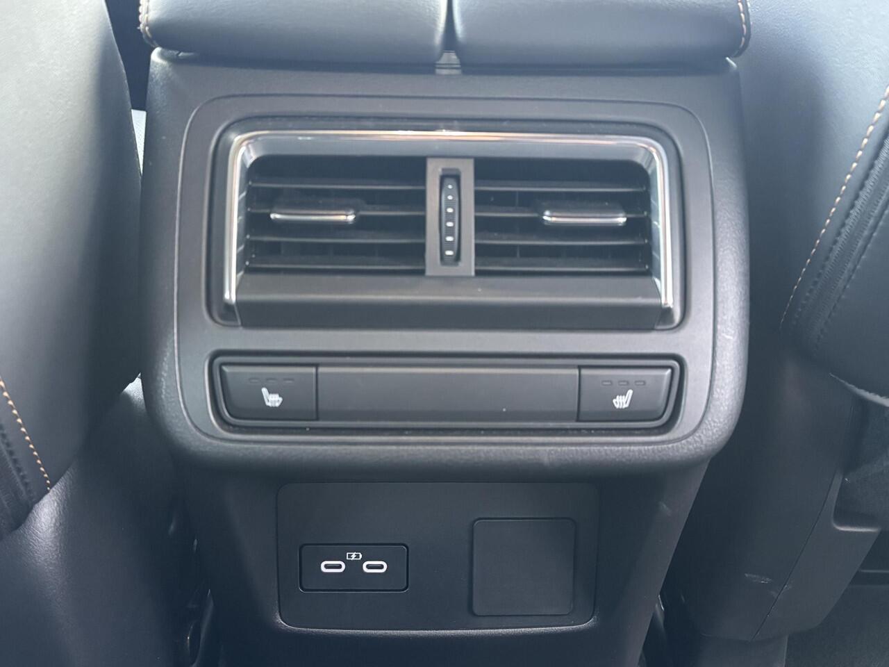 Mazda CX-60 2.5 e-SkyActiv PHEV Homura NL-Auto, 1e Eig.,Trekhaak, Navigatie, Apple Carplay / Android Auto, Getint glas achter, A. Rij-Camera, Cruise control ad. Leer, Head-up, Stoelverw.+ geheugen, Stuurverw.