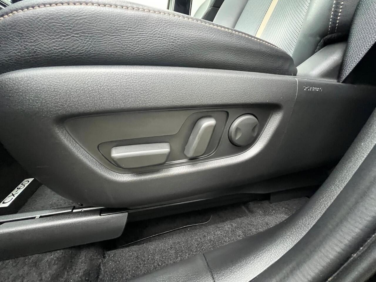 Mazda CX-60 2.5 e-SkyActiv PHEV Homura Plus AUTOMAAT | PLUG-IN HYBRID | MEEST LUXE UITVOERING | PANORAMADAK | 2500kg TREKGEWICHT | AWD | 327pk | 6JR GARANTIE 5/2031 |