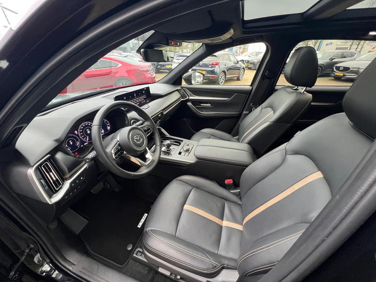 Mazda CX-60 2.5 e-SkyActiv PHEV Homura Plus AUTOMAAT | PLUG-IN HYBRID | MEEST LUXE UITVOERING | PANORAMADAK | 2500kg TREKGEWICHT | AWD | 327pk | 6JR GARANTIE 5/2031 |
