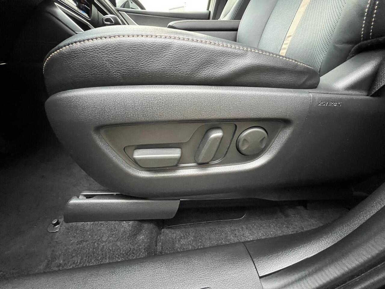 Mazda CX-60 2.5 e-SkyActiv PHEV Homura Plus AUTOMAAT | PLUG-IN HYBRID | MEEST LUXE UITVOERING | PANORAMADAK | 2500kg TREKGEWICHT | AWD | 327pk | 6JR GARANTIE 5/2031 |