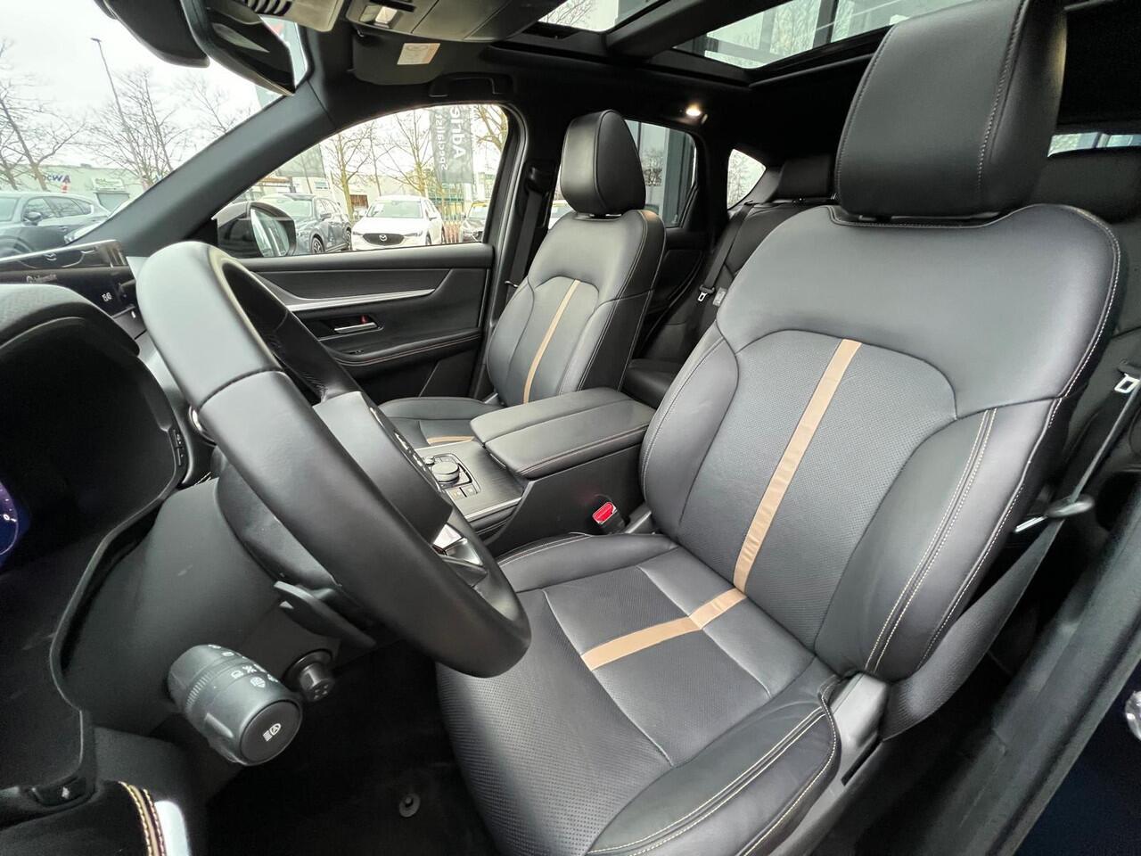 Mazda CX-60 2.5 e-SkyActiv PHEV Homura Plus AUTOMAAT | PLUG-IN HYBRID | MEEST LUXE UITVOERING | PANORAMADAK | 2500kg TREKGEWICHT | AWD | 327pk | 6JR GARANTIE 5/2031 |
