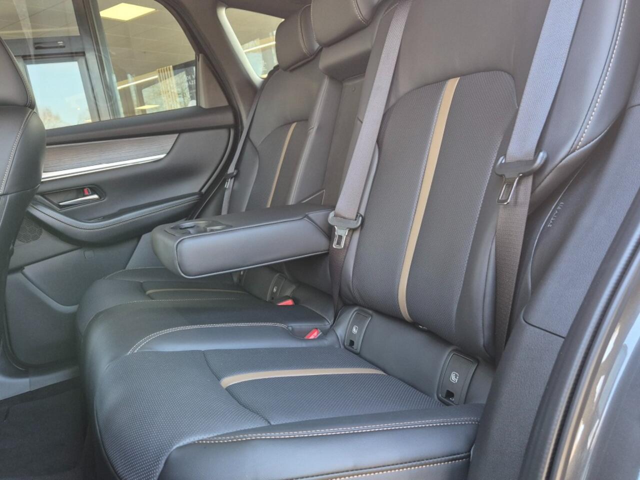 Mazda CX-60 E- SKYACTIV- G PHEV 2.5 327 8AT AWD HOMURA Business Edition/ Demo