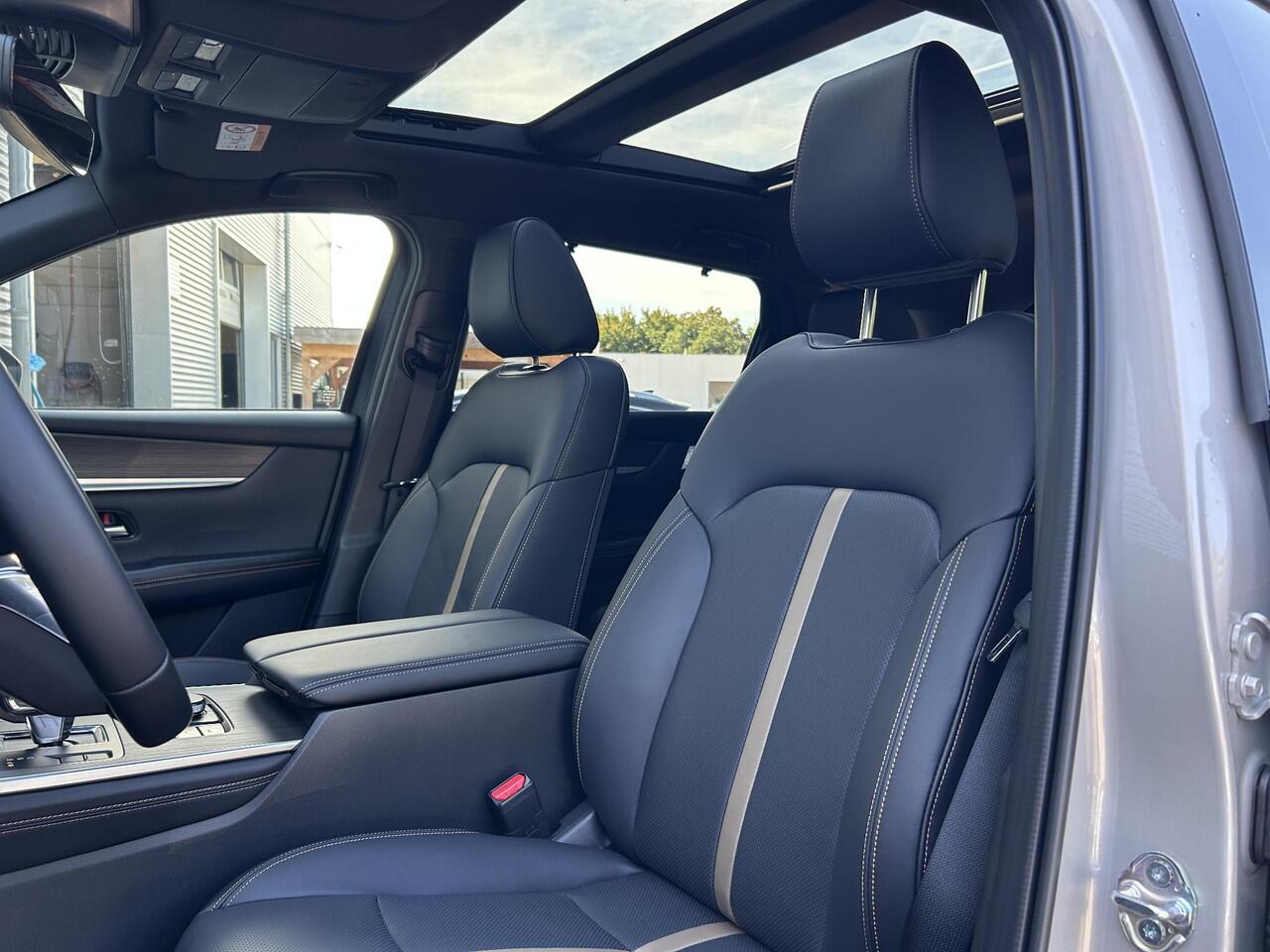 Mazda CX-80 2.5 e-SkyActiv PHEV Homura Plus ¤ 3.550,- VOORRAADKORTING