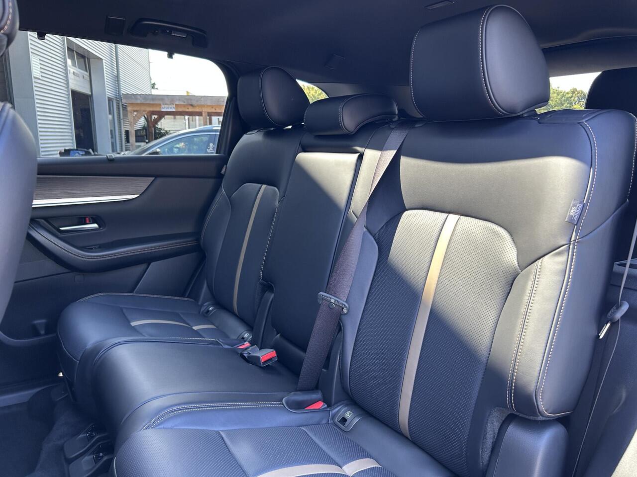 Mazda CX-80 2.5 e-SkyActiv PHEV Homura Plus ¤ 3.550,- VOORRAADKORTING