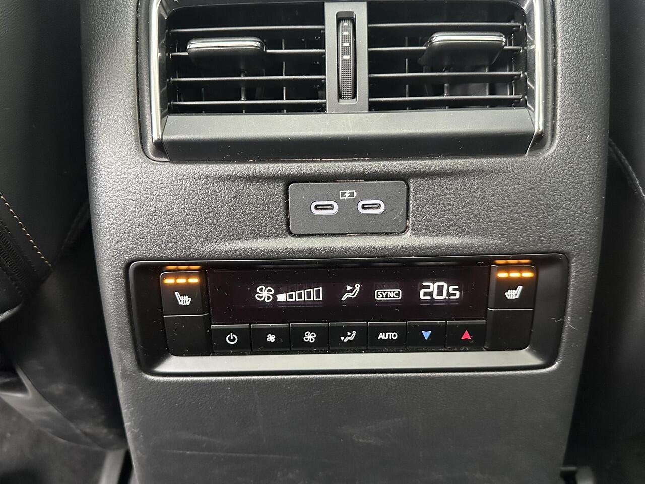 Mazda CX-80 2.5 e-SkyActiv PHEV Homura Plus VAN: ¤59.900,- VOOR: ¤55.877,- UW EINDEJAARSVOORDEEL: ¤4.023,- 3 FASE | MEGA VOL! | 7 PERSOONS | 6jr fabrieks garantie!