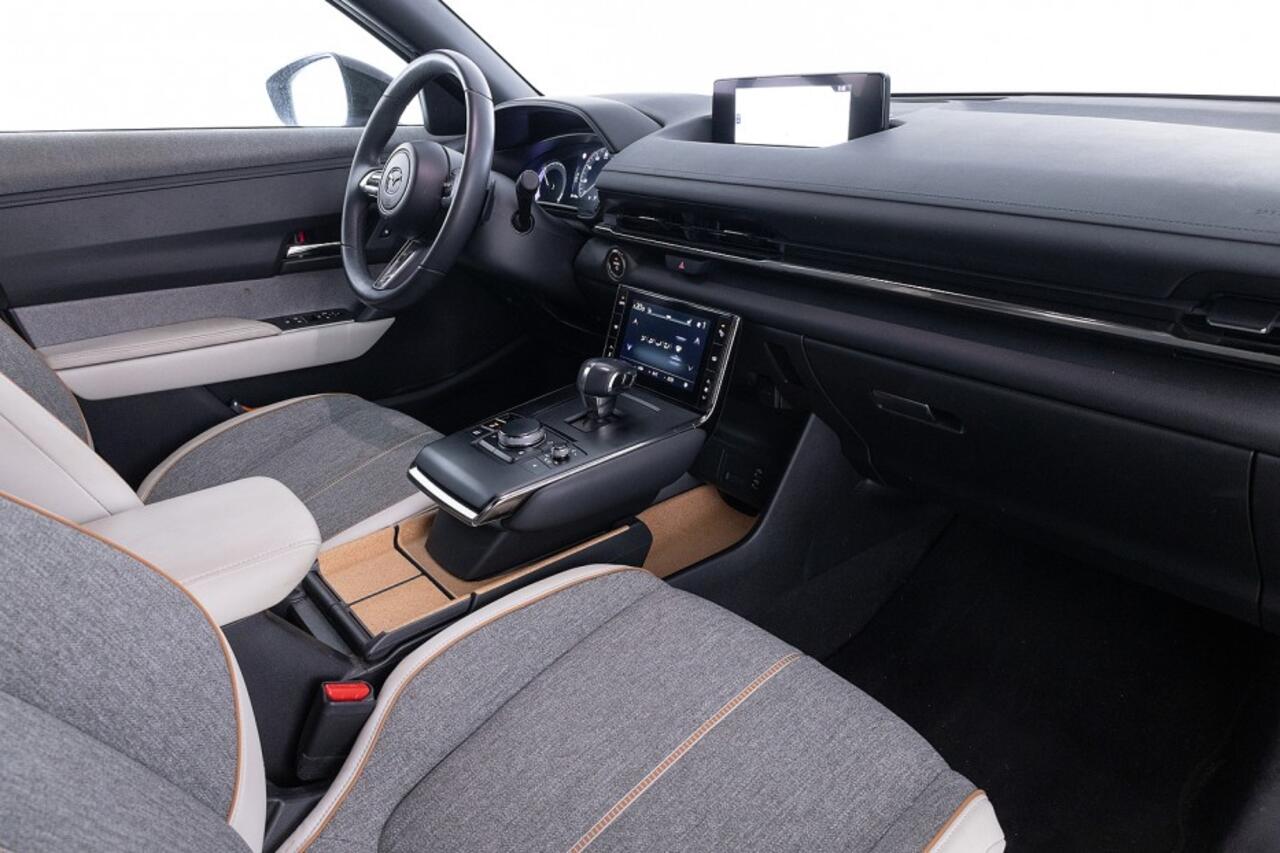 Mazda MX-30 e-SkyActiv 145 First Edition 36 kWh | SOH 96% ? 1e Eigenaar