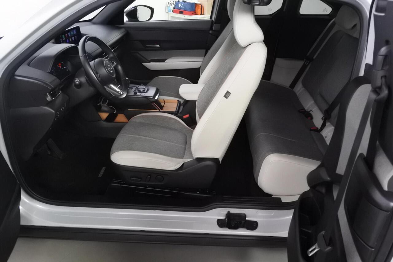 Mazda MX-30 145pk First Edition 36 kWh SOH 95% 100% Dealer onderhouden