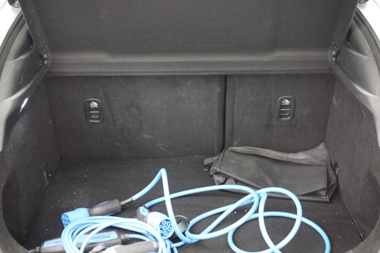 Mazda MX-30 e-SkyActiv 145 First Edition 36 kWh - Carplay, Camera, Navi, Cruise, Stoelverw. SOH 93%