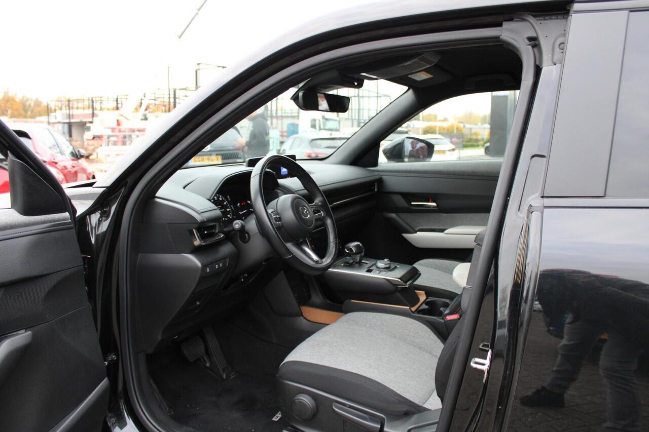 Mazda MX-30 e-SkyActiv EV 145 Exclusive-Line 36 kWh , Automaat, Navi, Camera, Clima, Adap.Cruise, Stoel/Stuurverwarming, Apple Carplay, Android Auto, All Season, LMV 18 Inch, HUD, PDC, LKA, BSM