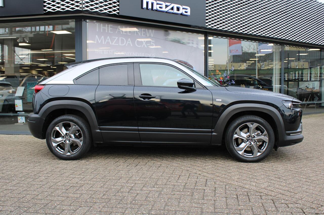 Mazda MX-30 e-SkyActiv EV 145 Advantage Industrieel 36 kWh , Automaat, Camera, Navi, Clima, Adap.Cruise, HUD, Apple Carplay, Android Auto, Stoelverwarming, LMV 18 Inch, PDC, LKA,