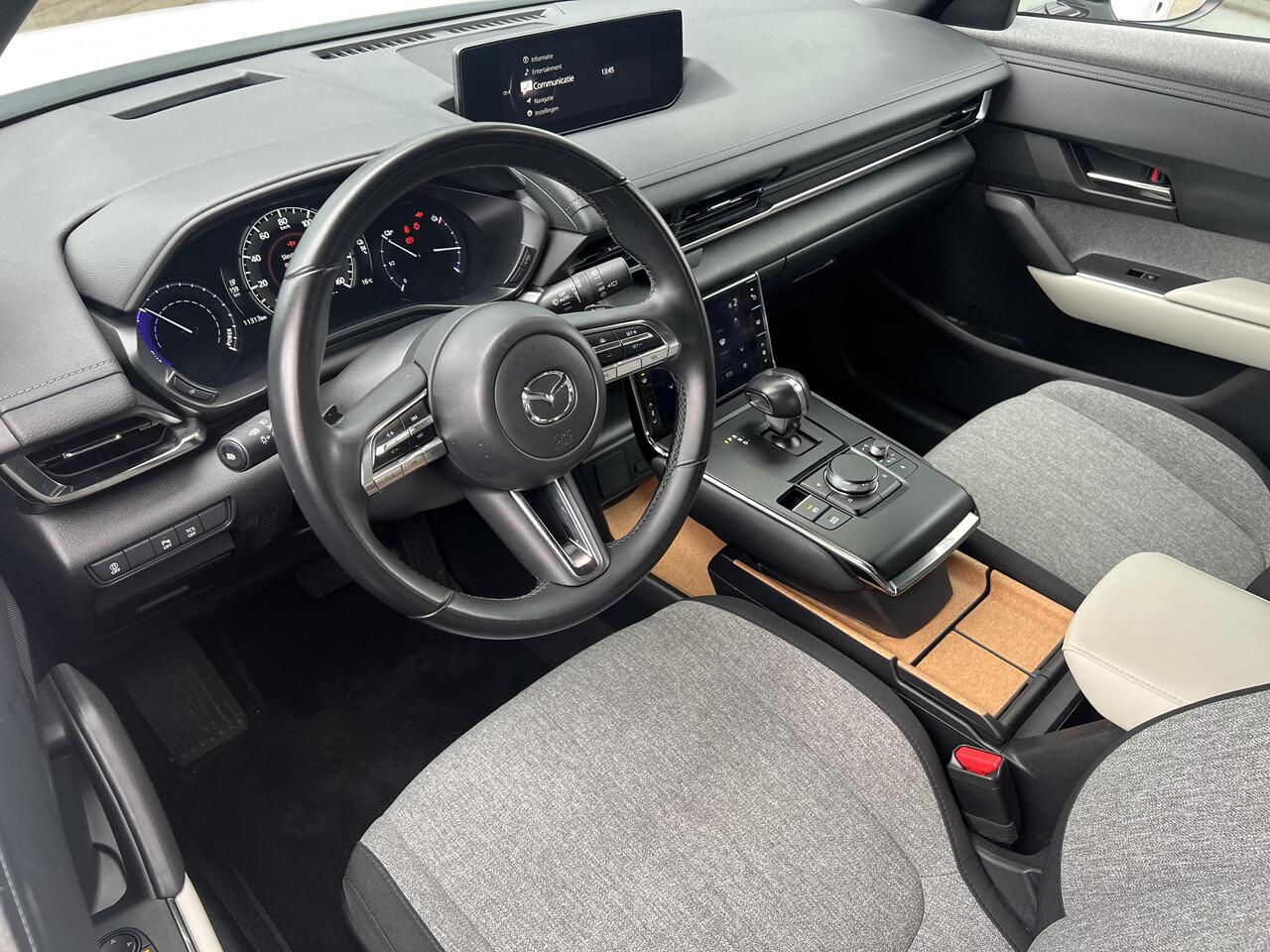 Mazda MX-30 e-SkyActiv EV 145 Prime-line 36 kWh AUTOMAAT | PARKEERSENSOREN V+A | DODEHOEKDETECTIE | ACHTERUITRIJCAMERA | ADAPT. CRUISE CONTROL | KEYLESS | CLIMATE CONTROL | CARPLAY |