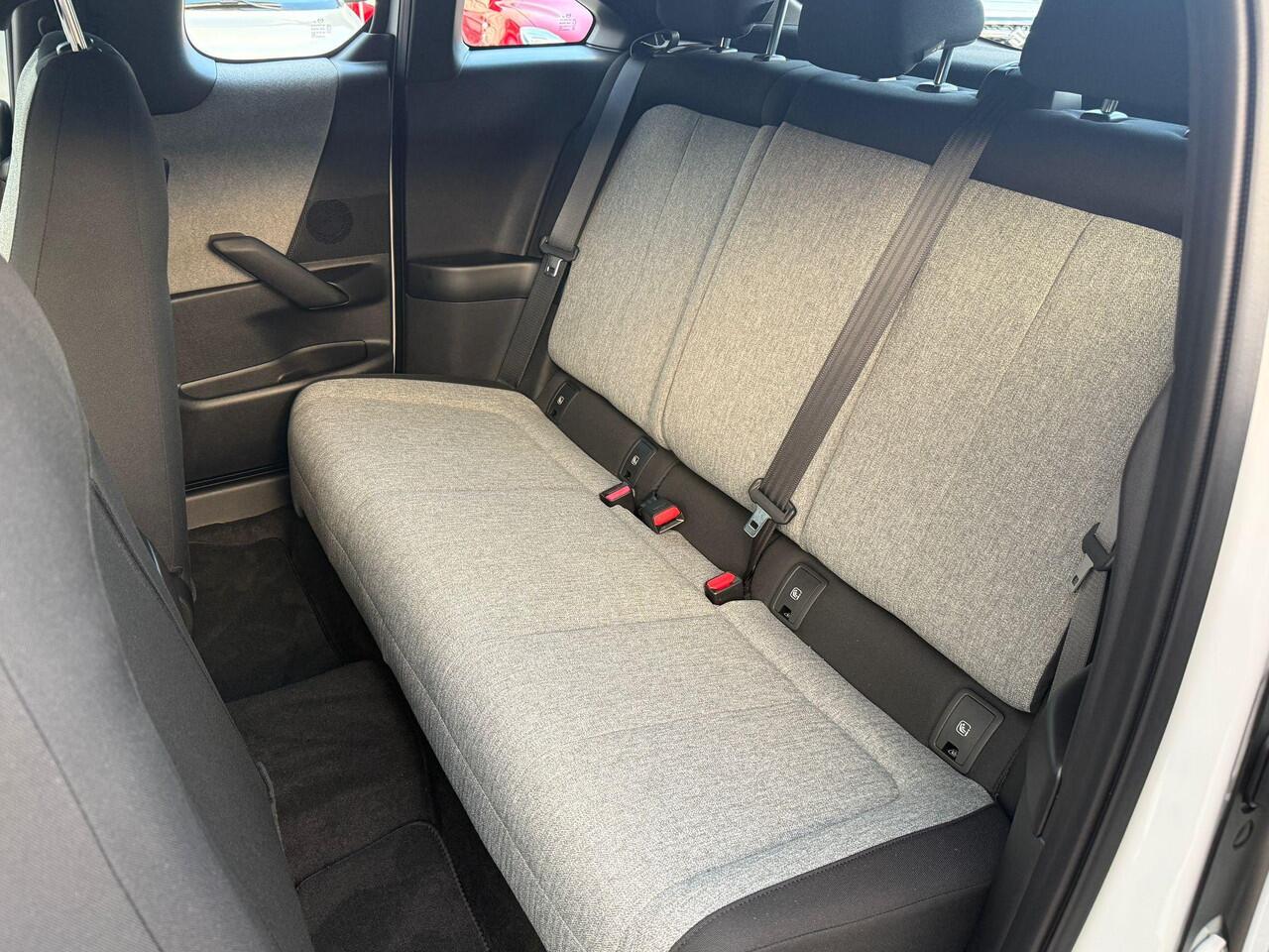 Mazda MX-30 e-SkyActiv EV 145 Prime-line 36 kWh | Achteruitrijcamera | RIJKLAARPRIJS!