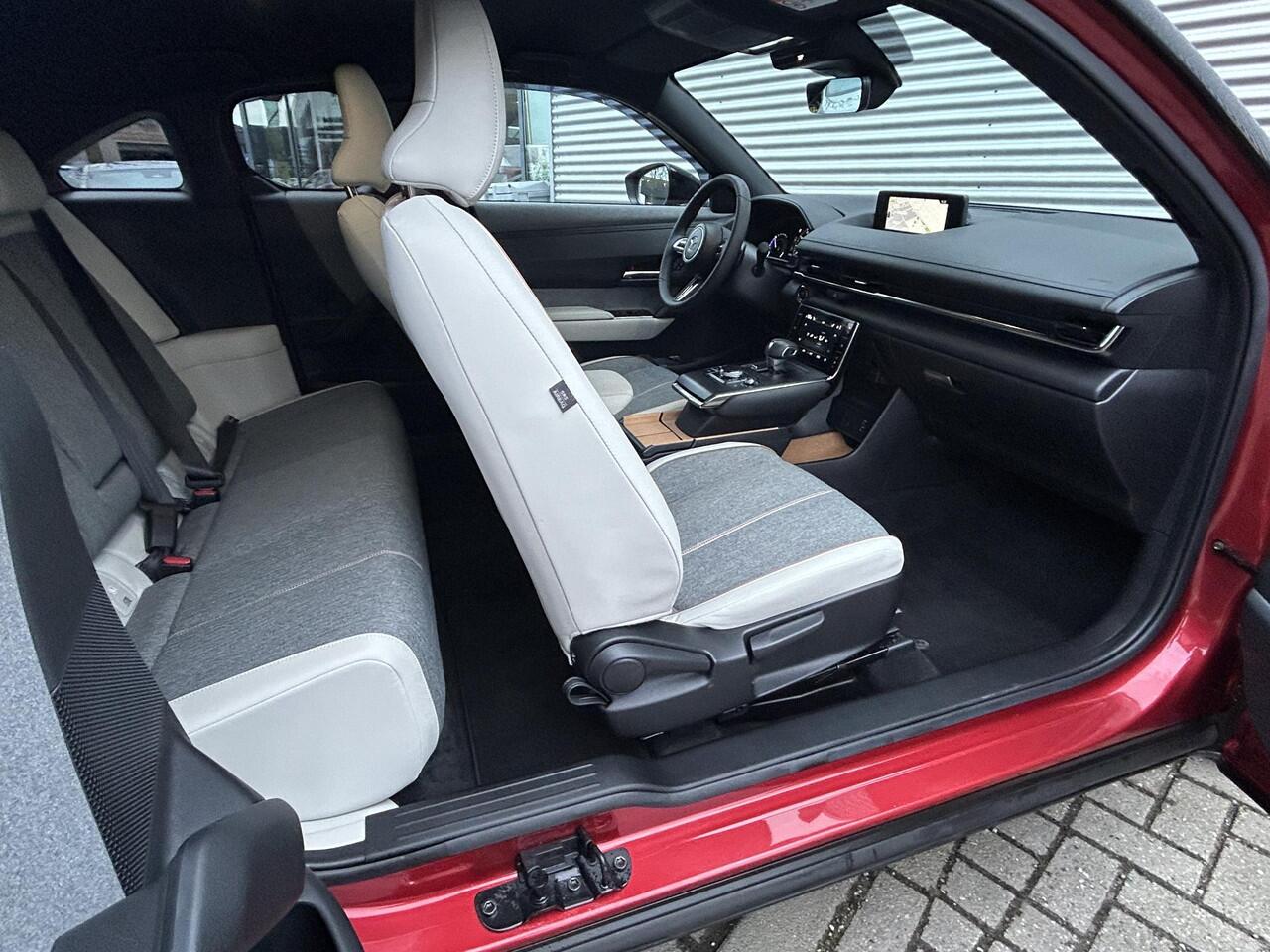 Mazda MX-30 e-SkyActiv R-EV 170 Advantage Modern Multi-tone Soul Red Crystal | FabGarantie 03/2030 |