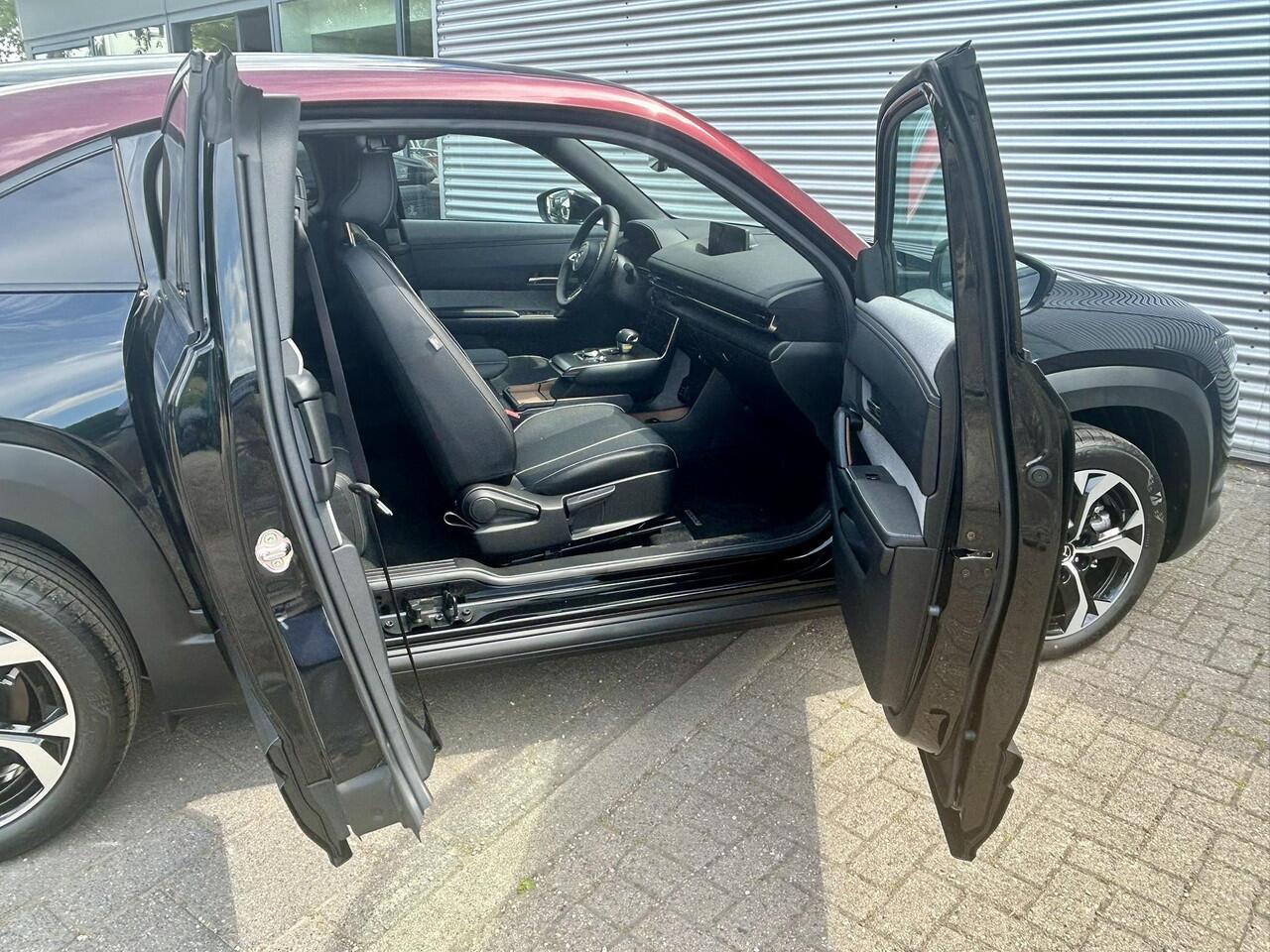 Mazda MX-30 e-SkyActiv R-EV 170 Edition R | Schuifdak | Fabgarantie 06/2031 |