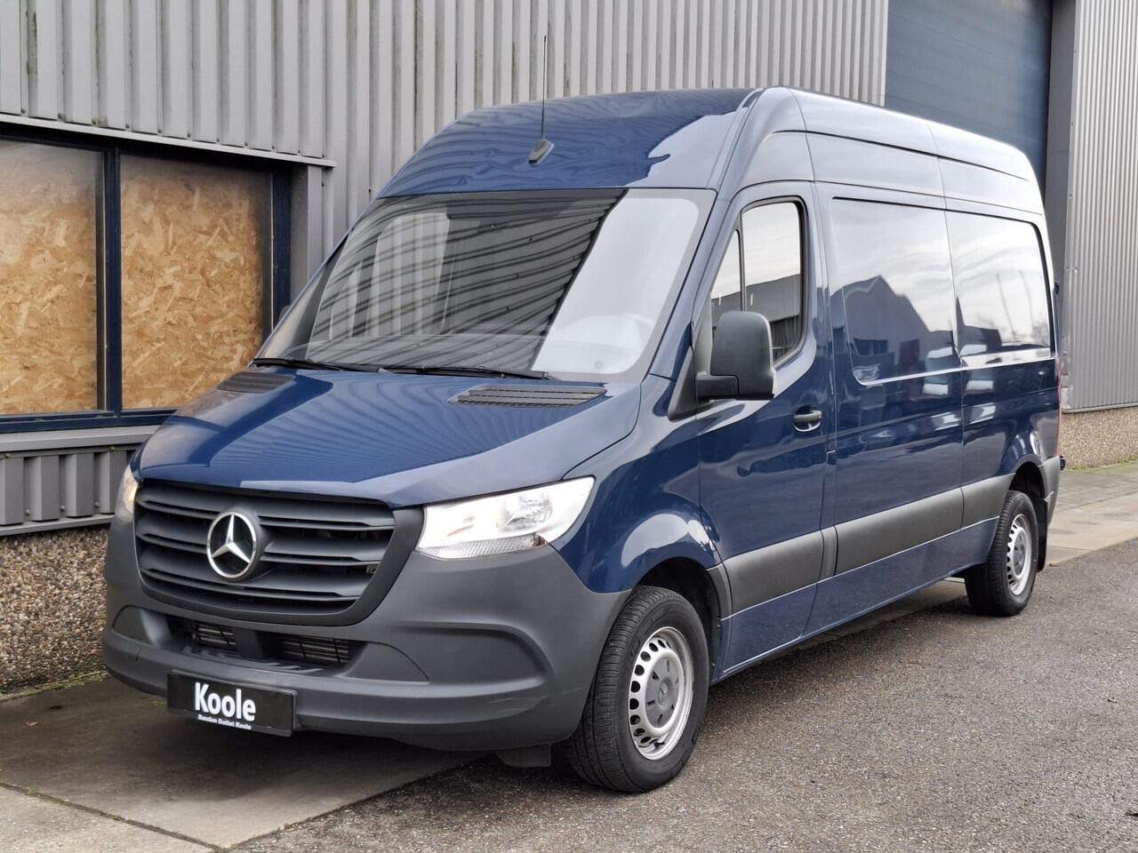 Mercedes-Benz 311 CDI Sprinter GB L2 FWD Functional 3.5T / AIRCO / CAMERA / 3 ZITS / DEALER ONDERHOUDEN / NAVI