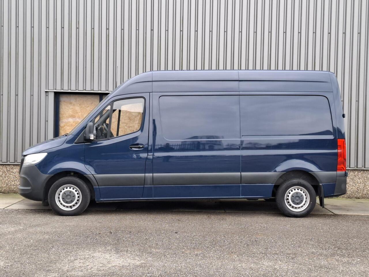 Mercedes-Benz 311 CDI Sprinter GB L2 FWD Functional 3.5T / AIRCO / CAMERA / 3 ZITS / DEALER ONDERHOUDEN / NAVI