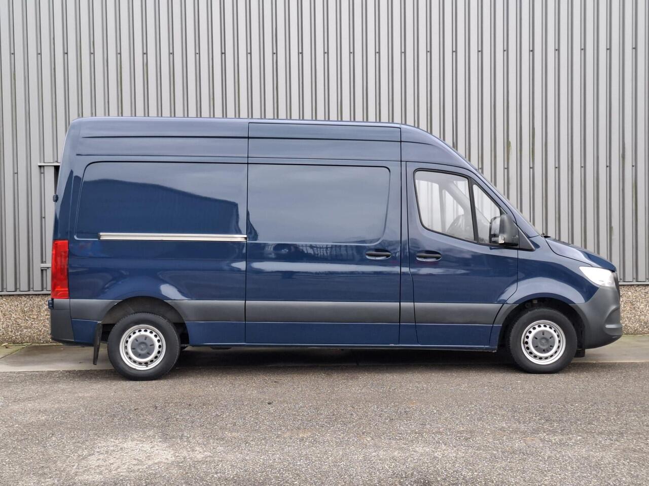 Mercedes-Benz 311 CDI Sprinter GB L2 FWD Functional 3.5T / AIRCO / CAMERA / 3 ZITS / DEALER ONDERHOUDEN / NAVI
