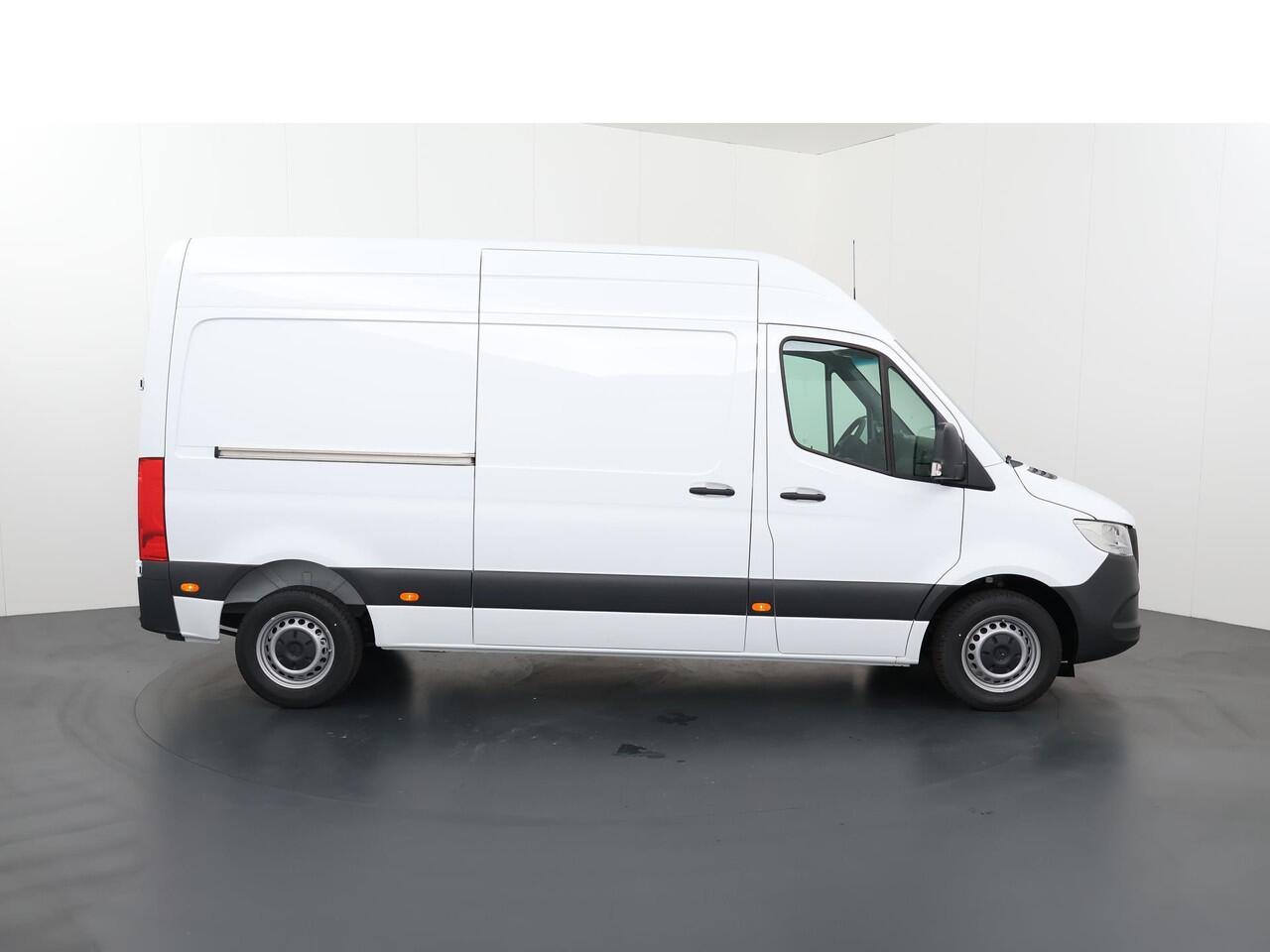 Mercedes-Benz 311 CDI Sprinter 1.9 L2H2 FWD Functional
