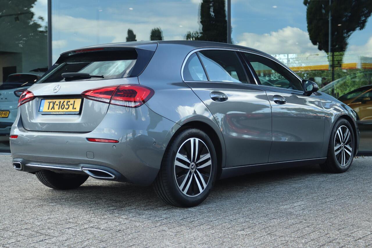 Mercedes-Benz A-KLASSE 180 PREMIUM AUT. | BURMESTER | LEDER | WIDESCREEN | TREKHAAK | LED | AMBIENT | MEMORY | KEY-LESS |
