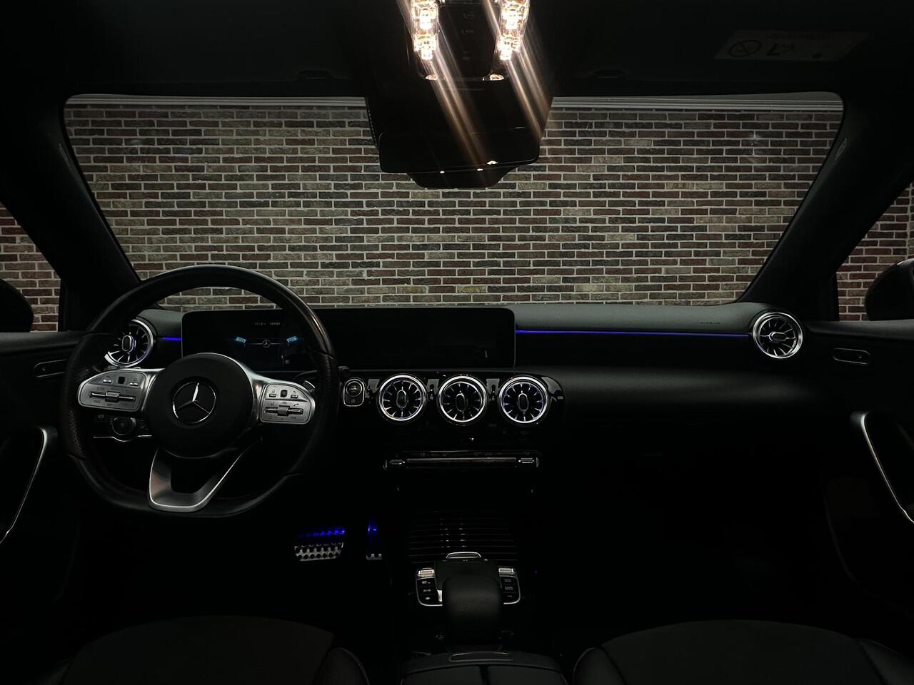 Mercedes-Benz A-KLASSE 250 AMG Panorama Sfeer Camera Led Tune