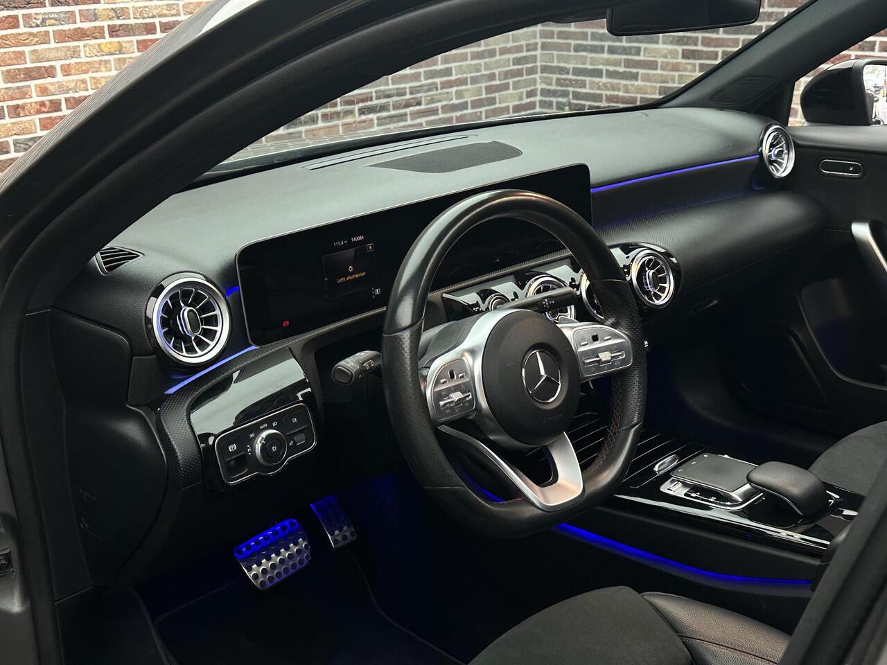 Mercedes-Benz A-KLASSE 250 AMG Panorama Sfeer Camera Led Tune