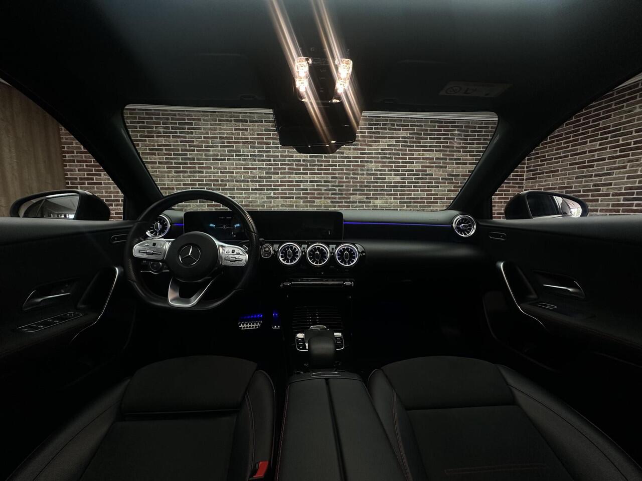 Mercedes-Benz A-KLASSE 250 AMG Panorama Sfeer Camera Led Tune