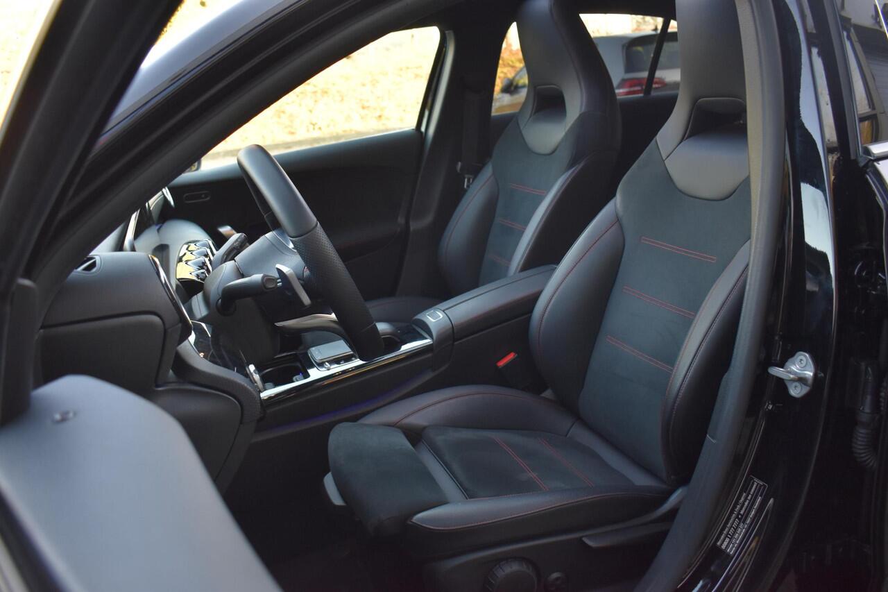 Mercedes-Benz A-KLASSE 200 Launch Edition Premium Plus AMG Pano Sfeer 19" Velgen