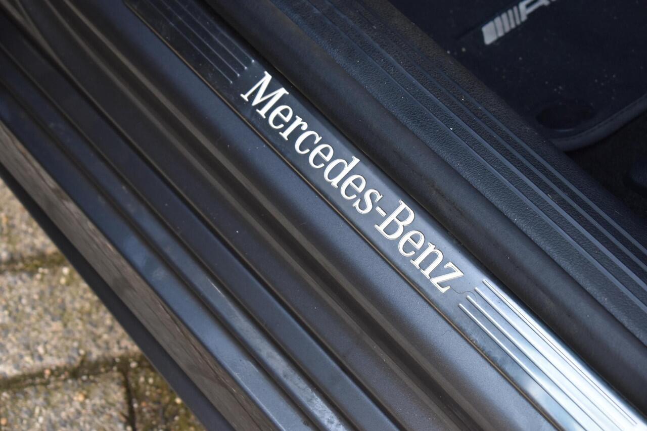 Mercedes-Benz A-KLASSE 200 Launch Edition Premium Plus AMG Pano Sfeer 19" Velgen
