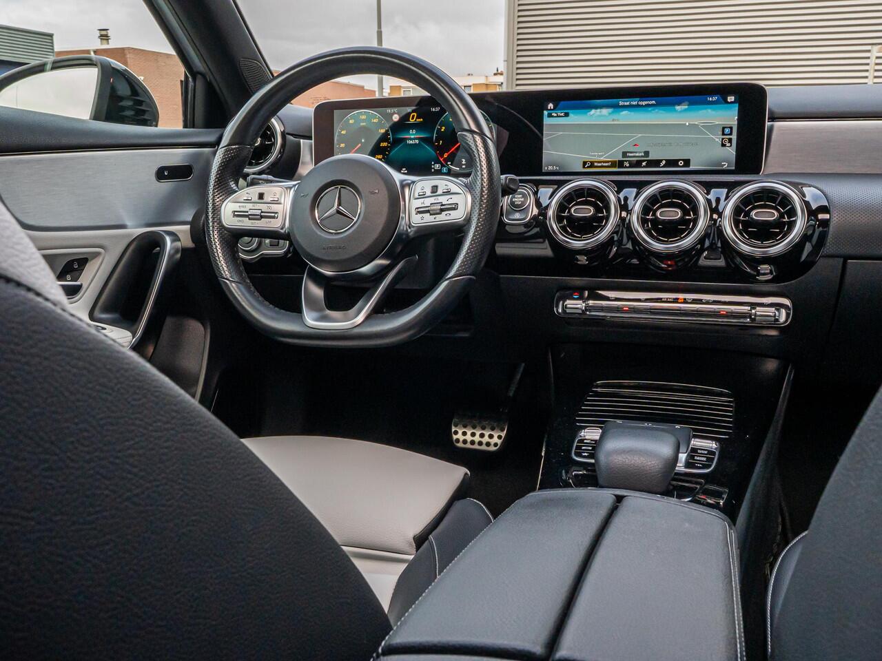 Mercedes-Benz A-KLASSE A200 AMG Line Pano Camera Stoelverw