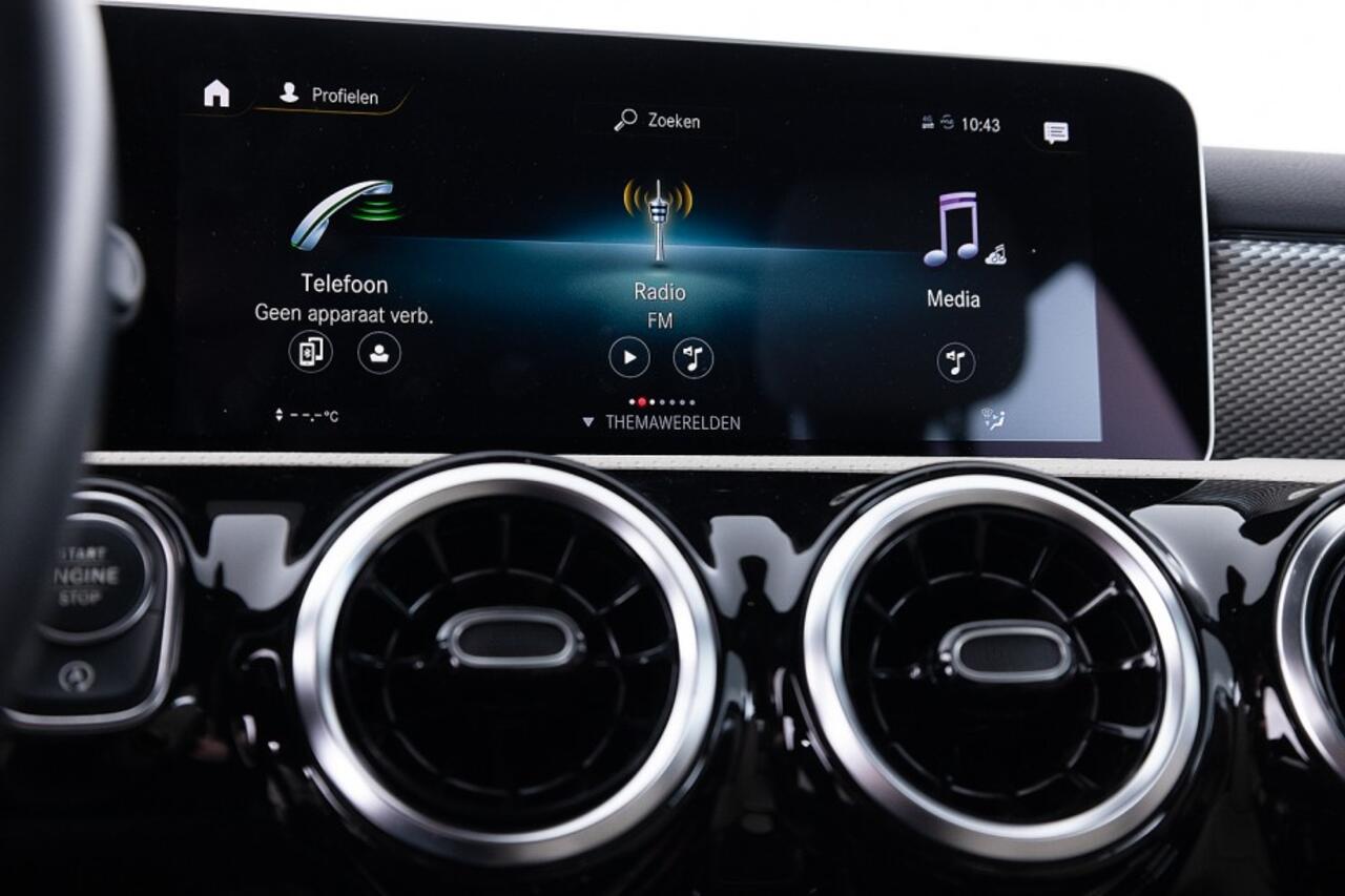 Mercedes-Benz A-KLASSE 200 Business Solution Automaat | LEDER | Full LED | NAVI