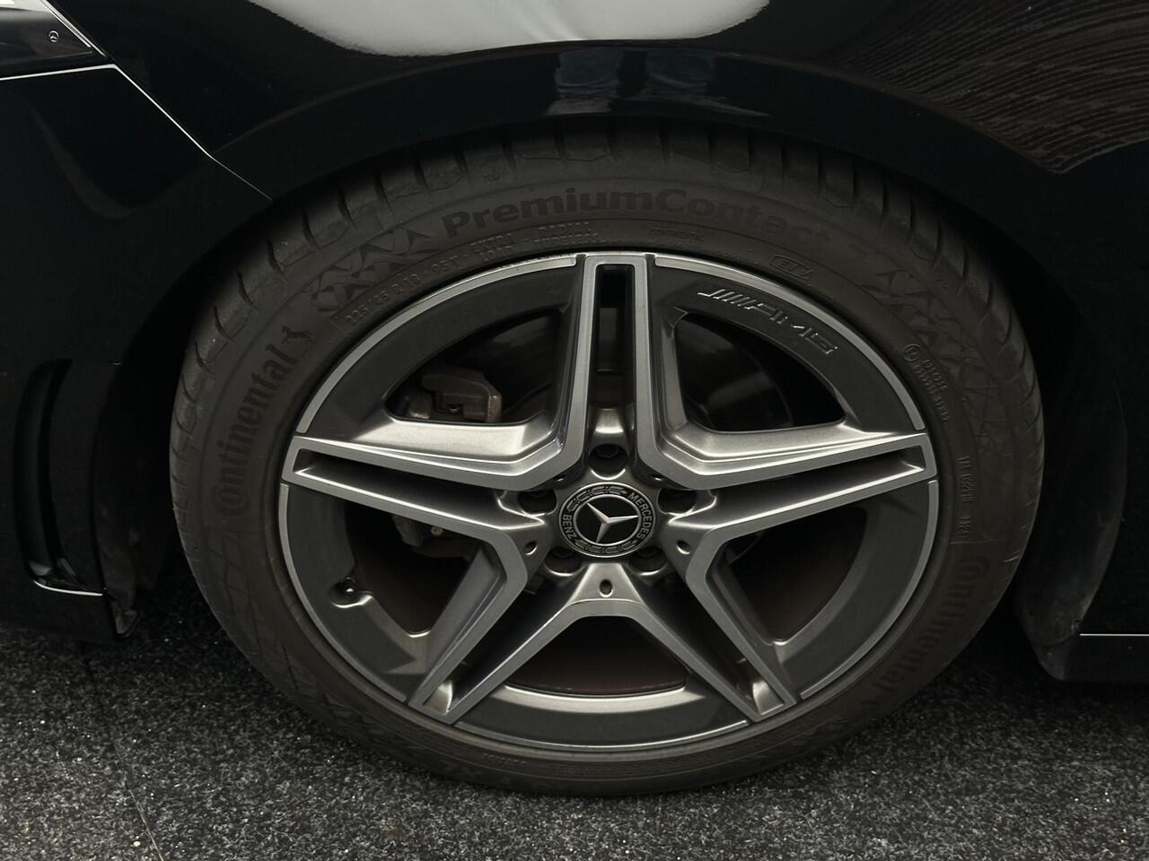 Mercedes-Benz A-KLASSE 180 AMG Line Burmeister Panorama Dealer Ondrh en Garantie