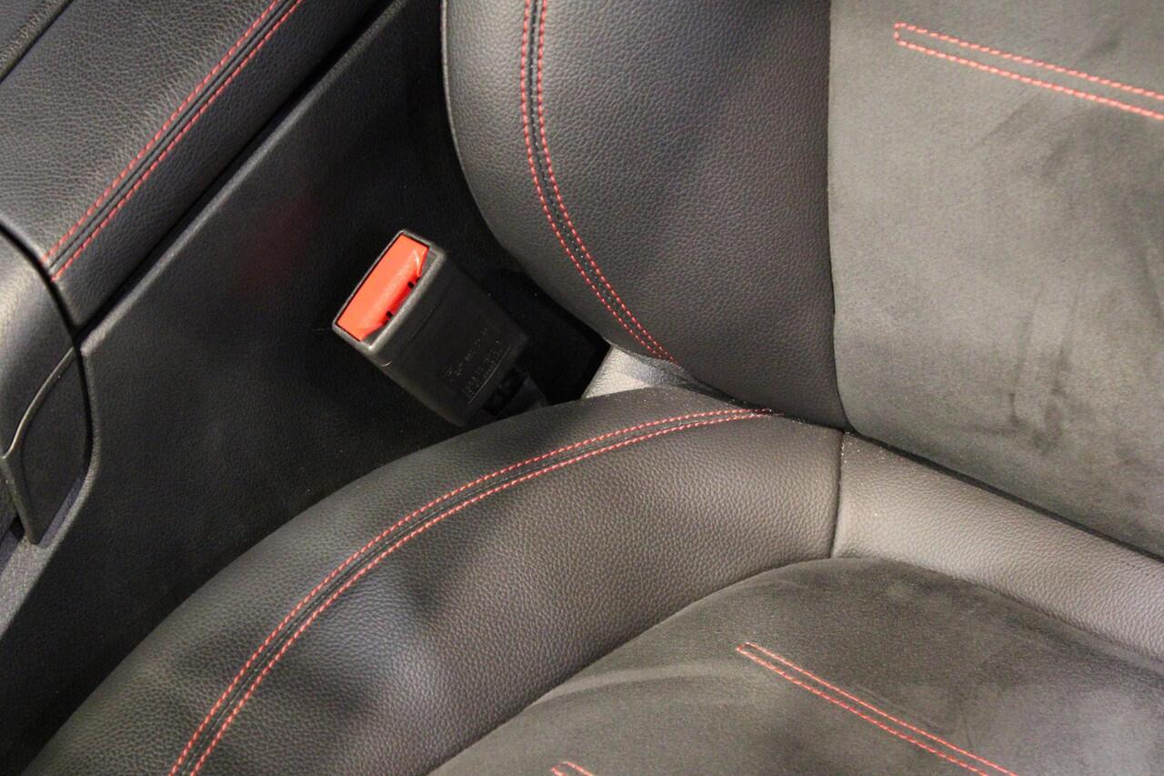 Mercedes-Benz A-KLASSE Limousine 200 Business Solution AMG Or. NL auto | Dealer onderhouden