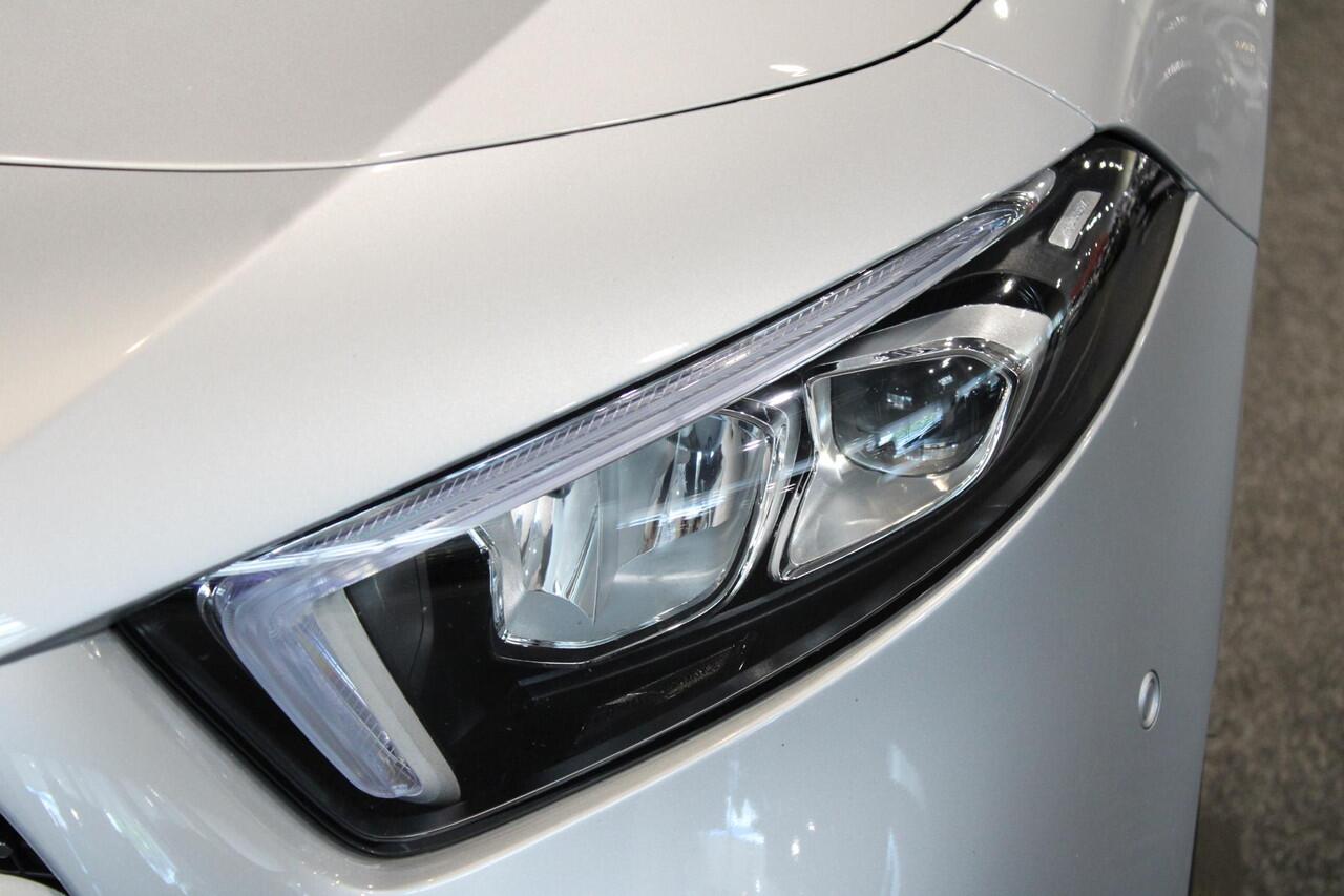 Mercedes-Benz A-KLASSE Limousine 200 Business Solution AMG Or. NL auto | Dealer onderhouden