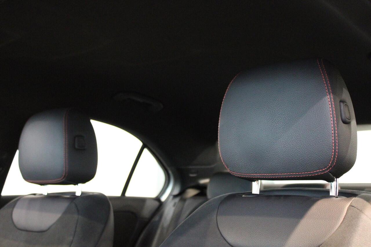 Mercedes-Benz A-KLASSE Limousine 200 Business Solution AMG Or. NL auto | Dealer onderhouden