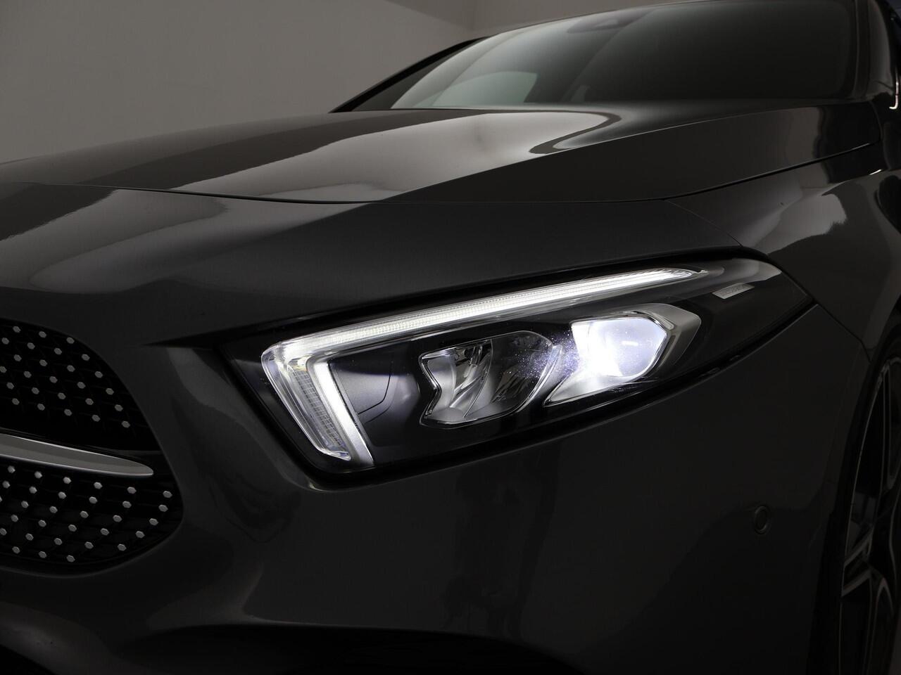 Mercedes-Benz A-KLASSE 200 163 PK AUT. AMG NIGHT + PANORAMA | CAMERA | STOELVERW. | WIDESCREEN MBUX