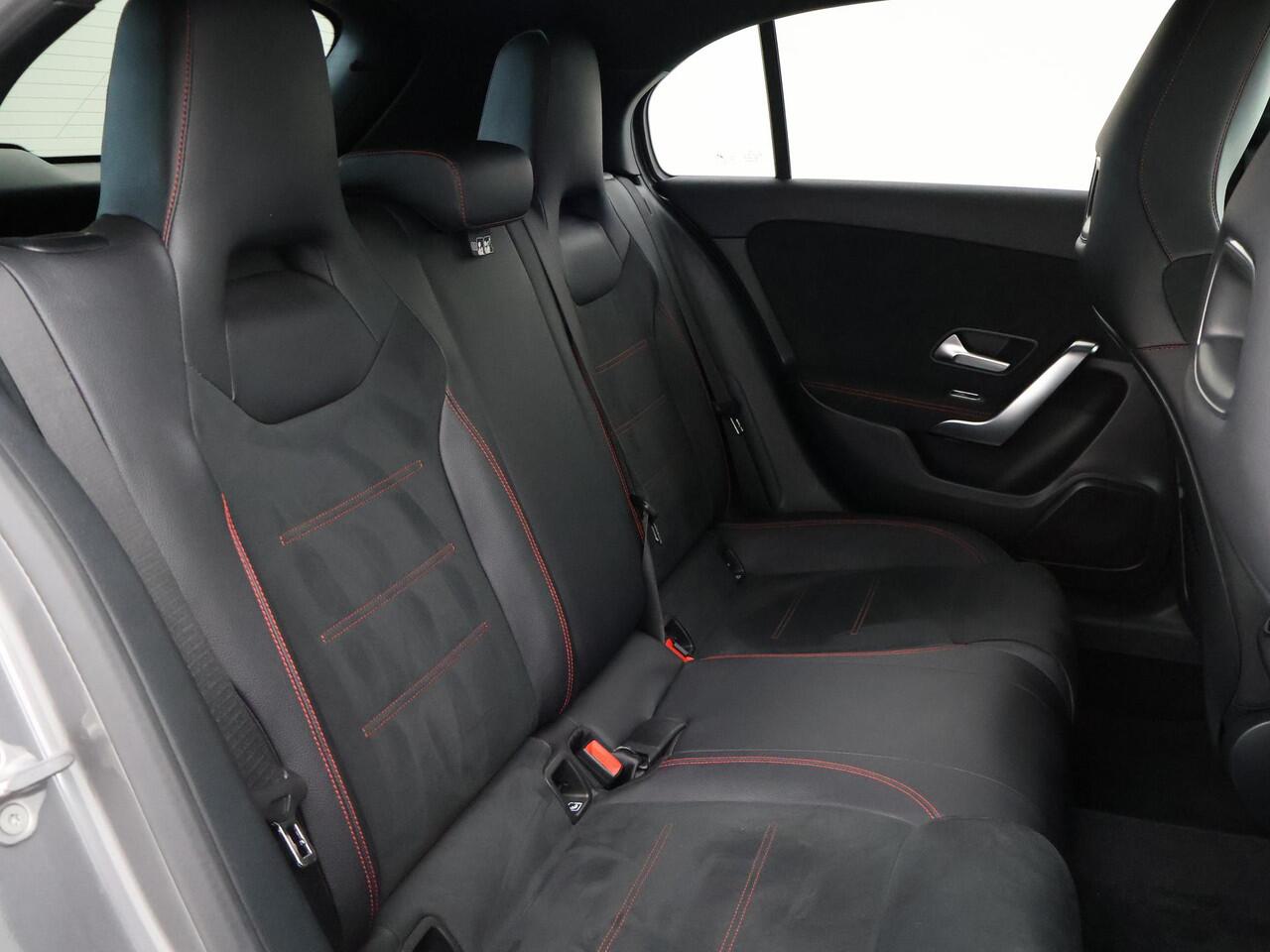 Mercedes-Benz A-KLASSE 200 163 PK AUT. AMG NIGHT + PANORAMA | CAMERA | STOELVERW. | WIDESCREEN MBUX