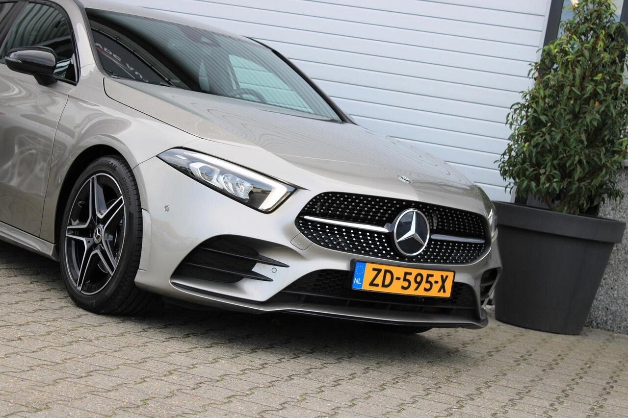 Mercedes-Benz A-KLASSE 180 AMG Camera | Night | Widescreen | Mojavezilver | Dealer Onderhouden