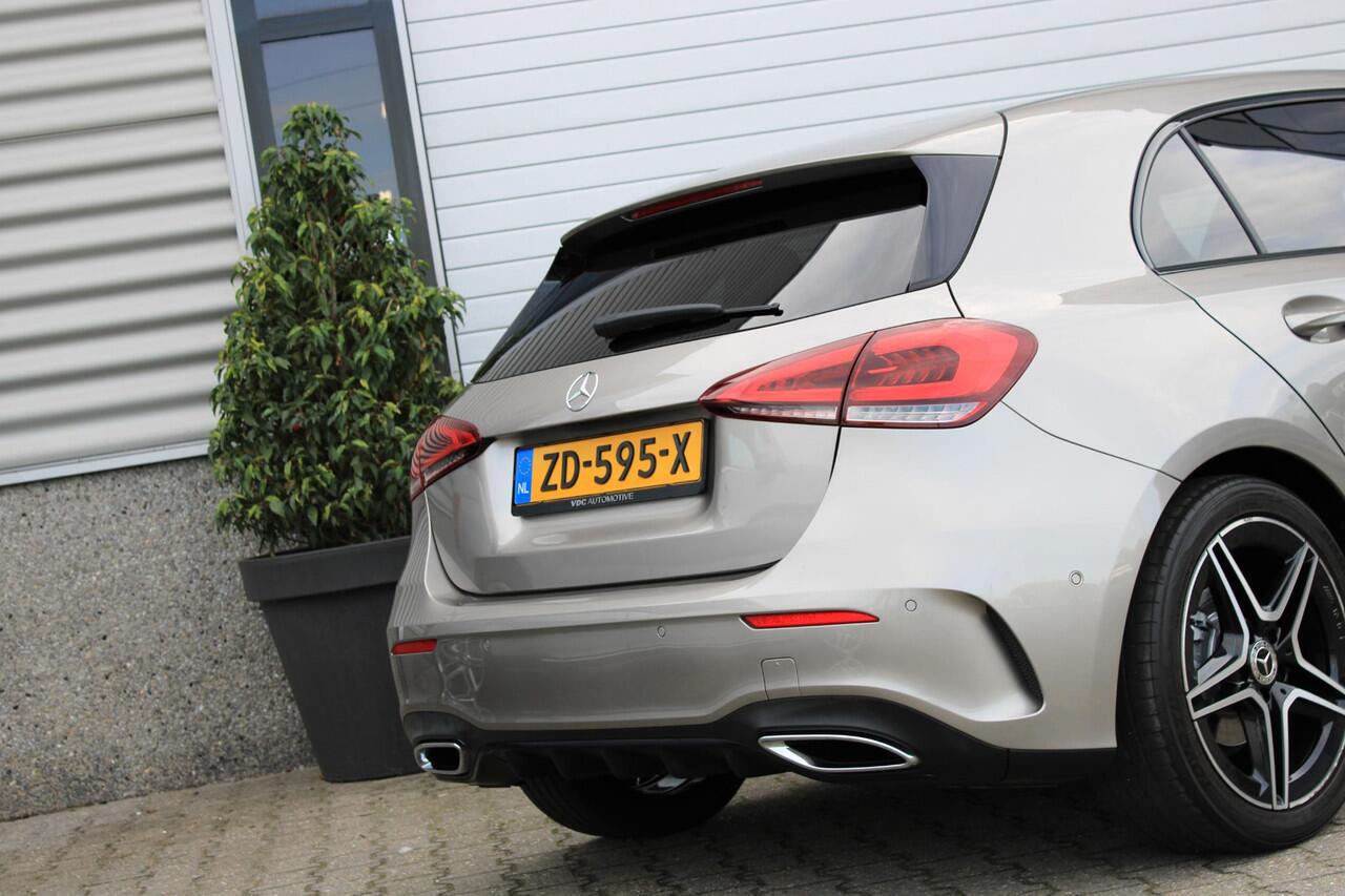 Mercedes-Benz A-KLASSE 180 AMG Camera | Night | Widescreen | Mojavezilver | Dealer Onderhouden