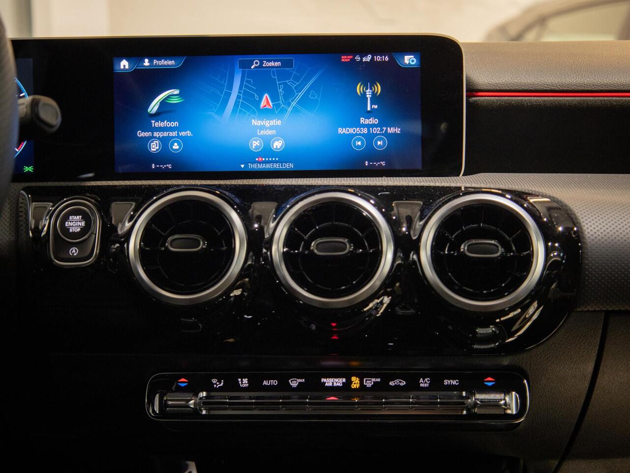 Mercedes-Benz A-KLASSE Hatchback 180 Business Solution AMG