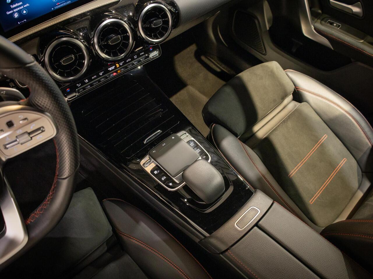 Mercedes-Benz A-KLASSE Hatchback 180 Business Solution AMG