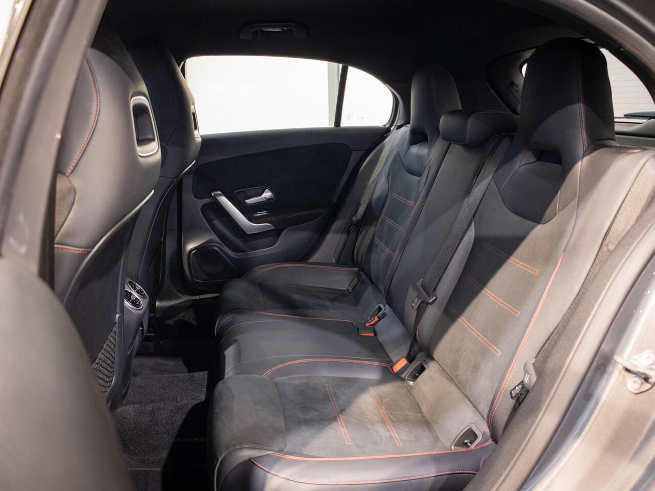 Mercedes-Benz A-KLASSE Hatchback 180 Business Solution AMG