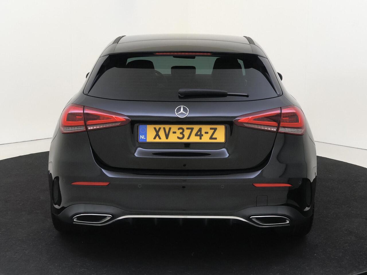 Mercedes-Benz A-KLASSE 200 Premium 163PK | AMG | Half leder/ Alcantara | Multispaaks LM velgen