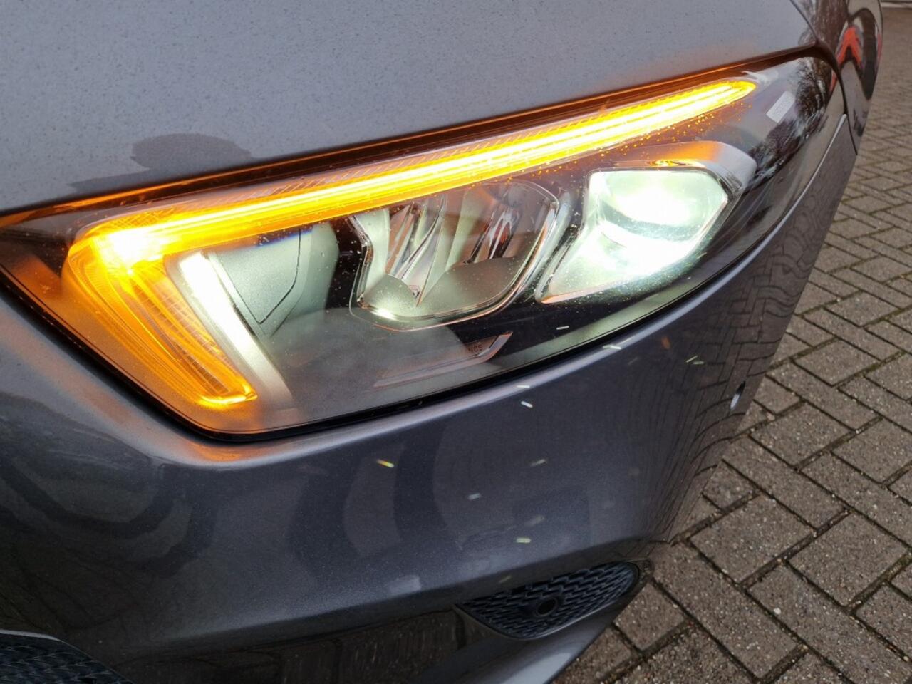 Mercedes-Benz A-KLASSE 200 163pk PREMIUM PLUS Sport Navi Climate Leder Topstaat 19LM