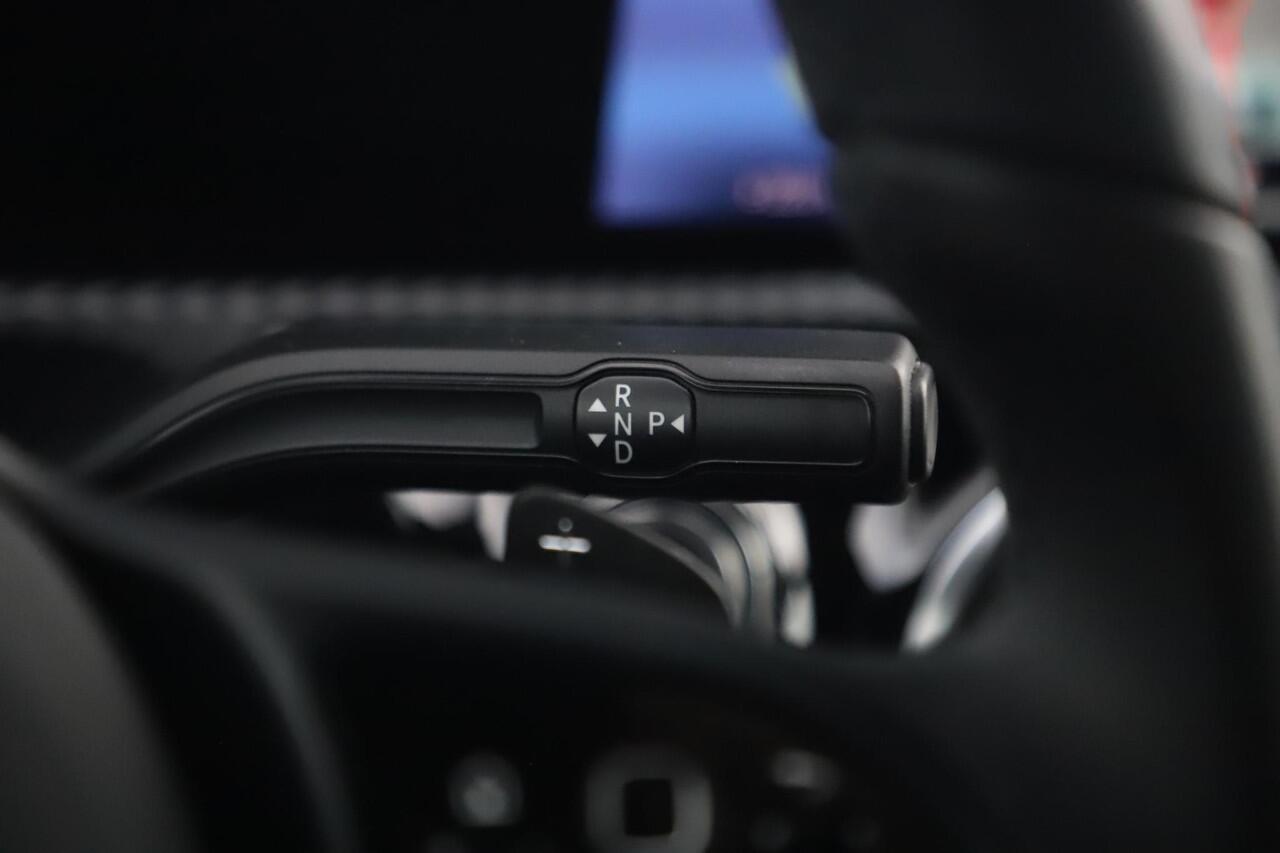 Mercedes-Benz A-KLASSE 180 d Business Solution Automaat Half Leder Sportstoelen Widescreen Navigatie Carplay Android Clima Cruise Achteruitrijcamera Getint Glas