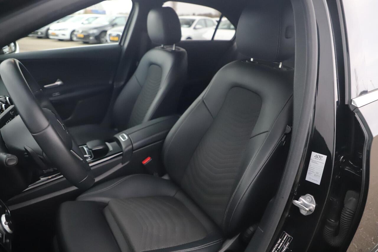 Mercedes-Benz A-KLASSE 180 d Business Solution Automaat Half Leder Sportstoelen Widescreen Navigatie Carplay Android Clima Cruise Achteruitrijcamera Getint Glas