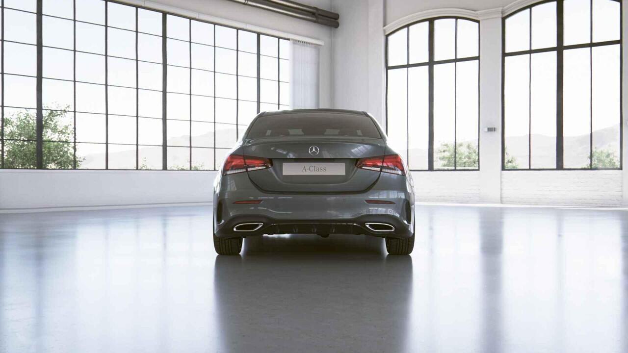 Mercedes-Benz A-KLASSE 250 Premium | AMG | Night | Panoramadak | Stoelverwarming | Keyless | Achteruitrijcamera |